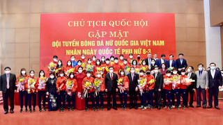 Cần đãi ngộ xứng đáng, bảo đảm các nữ cầu thủ yên tâm cống hiến