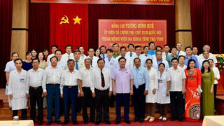 Chủ tịch Quốc hội thăm bệnh viện tỉnh hiện đại nhất nước