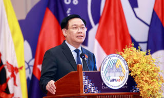 Chủ tịch Quốc hội dẫn tục ngữ “ngựa chạy có bầy, chim bay có bạn” trong bài phát biểu tại AIPA 