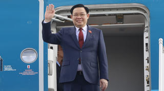 Chủ tịch Quốc hội lên đường thăm chính thức Bangladesh và Bulgaria