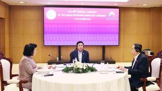 Ba Chủ tịch Quốc hội Việt Nam - Lào - Campuchia ăn sáng làm việc