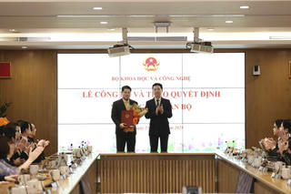 Ông Nguyễn Trường Giang làm Chủ tịch HĐTV Tổng công ty Bưu điện Việt Nam