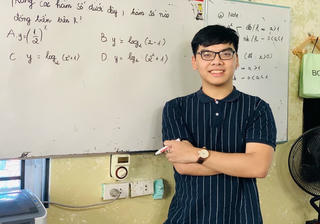 Chàng trai nghị lực viết cuộc đời bằng tay trái