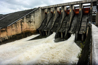 8h sáng mai hồ Sơn La và Hoà Bình sẽ đồng thời mở 1 cửa xả đáy 
