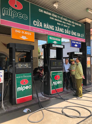 Liên tục phát hiện xăng dầu kém chất lượng ở Bình Dương