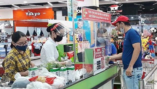 Kiến nghị ưu tiên tiêm vắc xin cho người lao động trong lĩnh vực bán lẻ