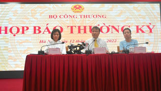 Doanh nghiệp chỉ mong tính đủ "chi phí thật" trong giá xăng dầu