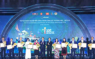 Cảng Đà Nẵng 2 năm liền vào Top 10 Doanh nghiệp bền vững trong lĩnh vực Thương mại - Dịch vụ