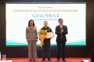 Trao giải cuộc thi “Sáng tạo logo và slogan về sản xuất và tiêu dùng bền vững” 