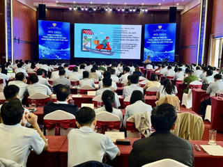 'Siết chặt' vòng vây với hàng giả trên không gian mạng