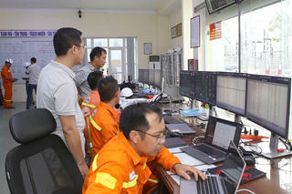 Cơ bản hoàn thành khắc phục lưới điện 220-500kV do bão số 3 gây ra