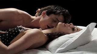 Cảnh giác trước "chiêu" "dụ lên giường" nhân dịp 8/3