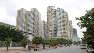 Tại sao nhà cao tầng không nên dùng cửa sổ mở quay ra ngoài? 