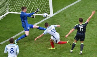  HLV Roy Hodgson khiến đội tuyển xứ Wales chưa thể vào vòng trong