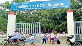 Giáo viên tiểu học ở Long An bị phụ huynh đánh bất tỉnh