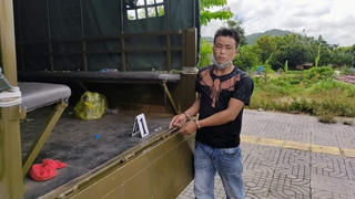Bị kiểm tra giấy tờ, thanh niên ném 2 gói ma tuý vào thùng xe CSGT để phi tang