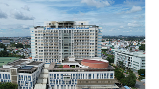 Cán bộ y tế là F0 tình nguyện điều trị cho F0