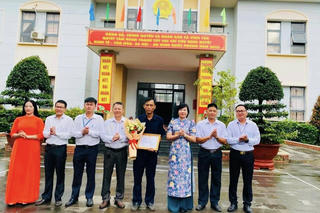 Đội viên dân phòng trả lại tài sản trị giá 200 triệu đồng nhặt được