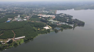 'Xẻ thịt' hồ chứa nước Sông Mây