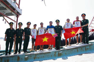 Phát động 'Chiến dịch Thanh niên tình nguyện Hè' và Ngày hội 'Nghĩa tình biên giới, biển đảo' năm 2024