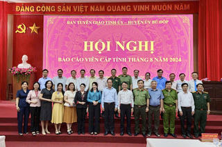 Hội nghị Báo cáo viên tại Bình Phước