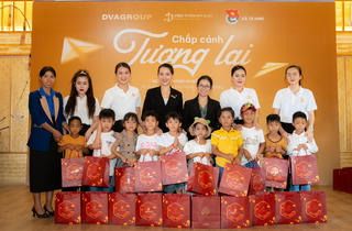 Dva Group tặng 100 phần quà cho học sinh nghèo tại Bình Dương
