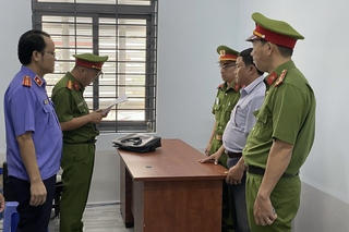 Cán bộ địa chính xã ở Bình Thuận bị khởi tố vì 'hô biến' đất công thành đất tư