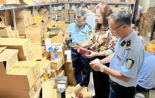 Hà Nội: Bắt giữ hơn 2.000 vụ buôn lậu, hàng giả trong 06 tháng năm 2025