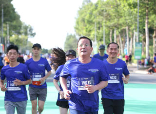 Hơn 5.000 VĐV chạy marathon chào mừng thành lập TP Cần Thơ (mới)