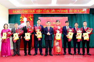Sở Y tế tỉnh Tuyên Quang công bố các quyết định về công tác cán bộ
