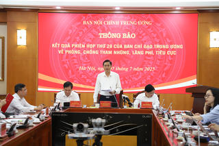 Kiểm tra, làm rõ vi phạm của cán bộ tiếp tay cho sản xuất và buôn bán hàng giả