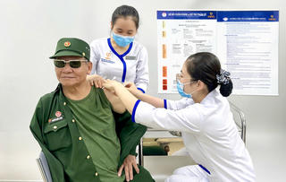 VNVC giành cú đúp giải thưởng là Hệ thống tiêm chủng uy tín và tốt nhất Việt Nam 2025