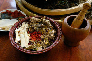 "Siết" quản lý vị thuốc cổ truyền, phải công bố tiêu chuẩn chất lượng trước khi bán ra