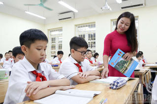 Bản tin tổng hợp 13/07: Lương cao đi đôi với trách nhiệm và sự cống hiến của nhà giáo