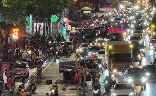  Hà Nội: Va chạm giao thông, cô gái ngã xuống đường bị ô tô cán tử vong tại chỗ