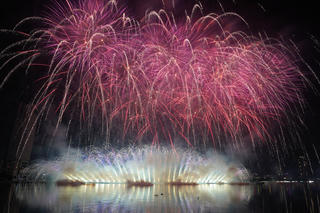 Chung kết DIFF 2025: Sông Hàn bùng nổ với màn pháo hoa đỉnh cao của đội vô địch từ Trung Quốc 