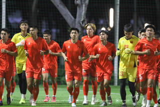 U23 Việt Nam "nếm mùi" kẹt xe ở Jakarta 