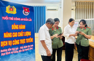 Công an Đắk Lắk xung kích hỗ trợ mô hình chính quyền địa phương 2 cấp
và xóa nhà dột nát