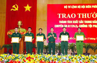 Bộ đội Biên phòng khen thưởng chuyên án phá đường dây ma túy xuyên quốc gia