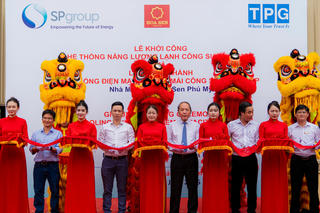 Tập đoàn Hoa Sen hợp tác với SP Group trong dự án năng lượng sạch giúp tránh phát thải hơn 14.000 tấn CO₂ mỗi năm