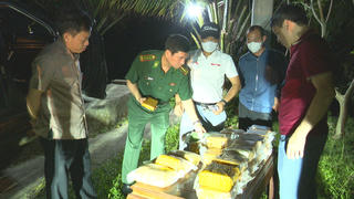 Phá chuyên án vận chuyển hơn 45kg ma túy qua cửa khẩu Cầu Treo
