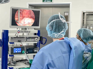 Vinmec Cần Thơ phẫu thuật nội soi thành công khối u tử cung lớn phức tạp