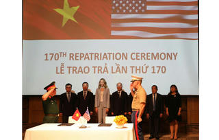 Việt Nam trao trả hài cốt quân nhân Hoa Kỳ mất tích trong chiến tranh 