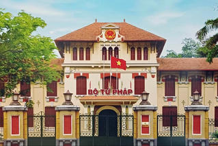 Bộ Tư pháp lấy ý kiến Nhân dân với các cá nhân đề nghị khen thưởng 'Huân chương Lao động'