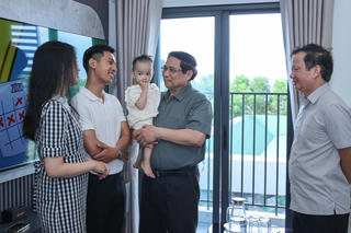 Thủ tướng thăm cây cầu mới qua sông Hương và dự án nhà ở xã hội tại Huế