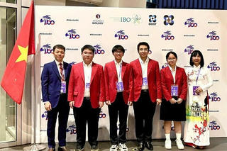 Đạt 4 huy chương, học sinh Việt Nam lọt top 10 tại Olympic Sinh học Quốc tế 2025