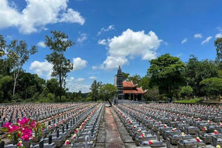 TÂM   SỰ  CÙNG U