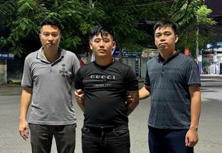 Bắt giữ đối tượng truy nã nguy hiểm về tội gây rối trật tự công cộng