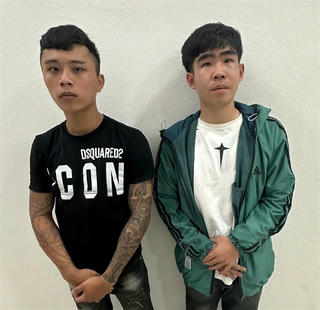 Bắt giữ 2 đối tượng trộm điện thoại của du khách nước ngoài tại bãi biển