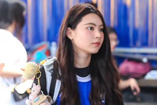 "Hạt Dẻ" - Con gái MC Quyền Linh ra Hà Nội tham dự NYCC 2025